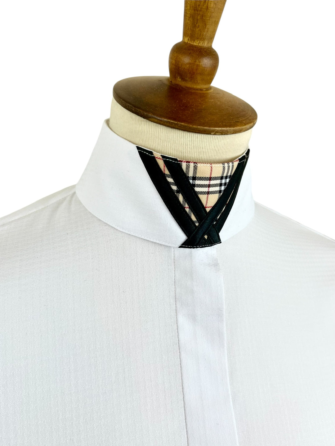 Burberry & Black V Collar (BBY-20)