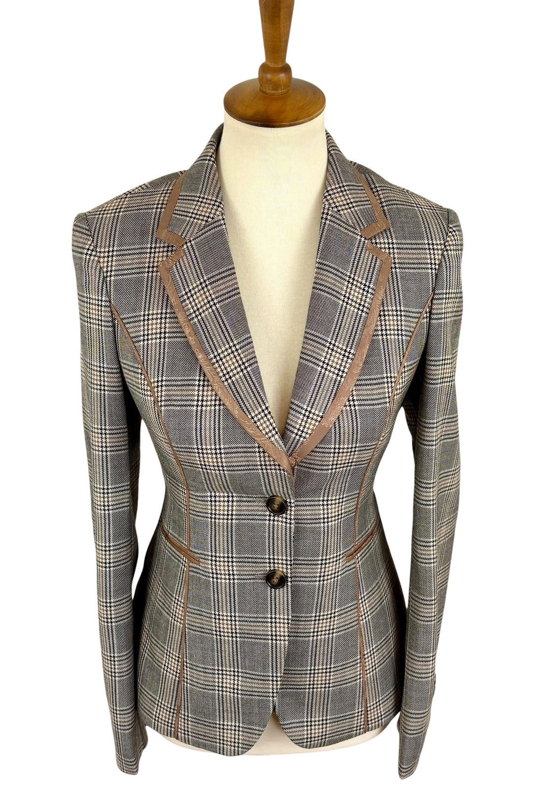 The Trinn Halter Jacket