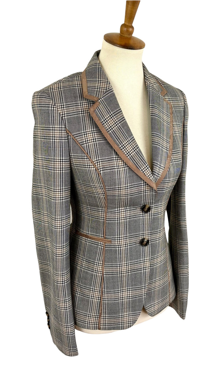 The Trinn Halter Jacket