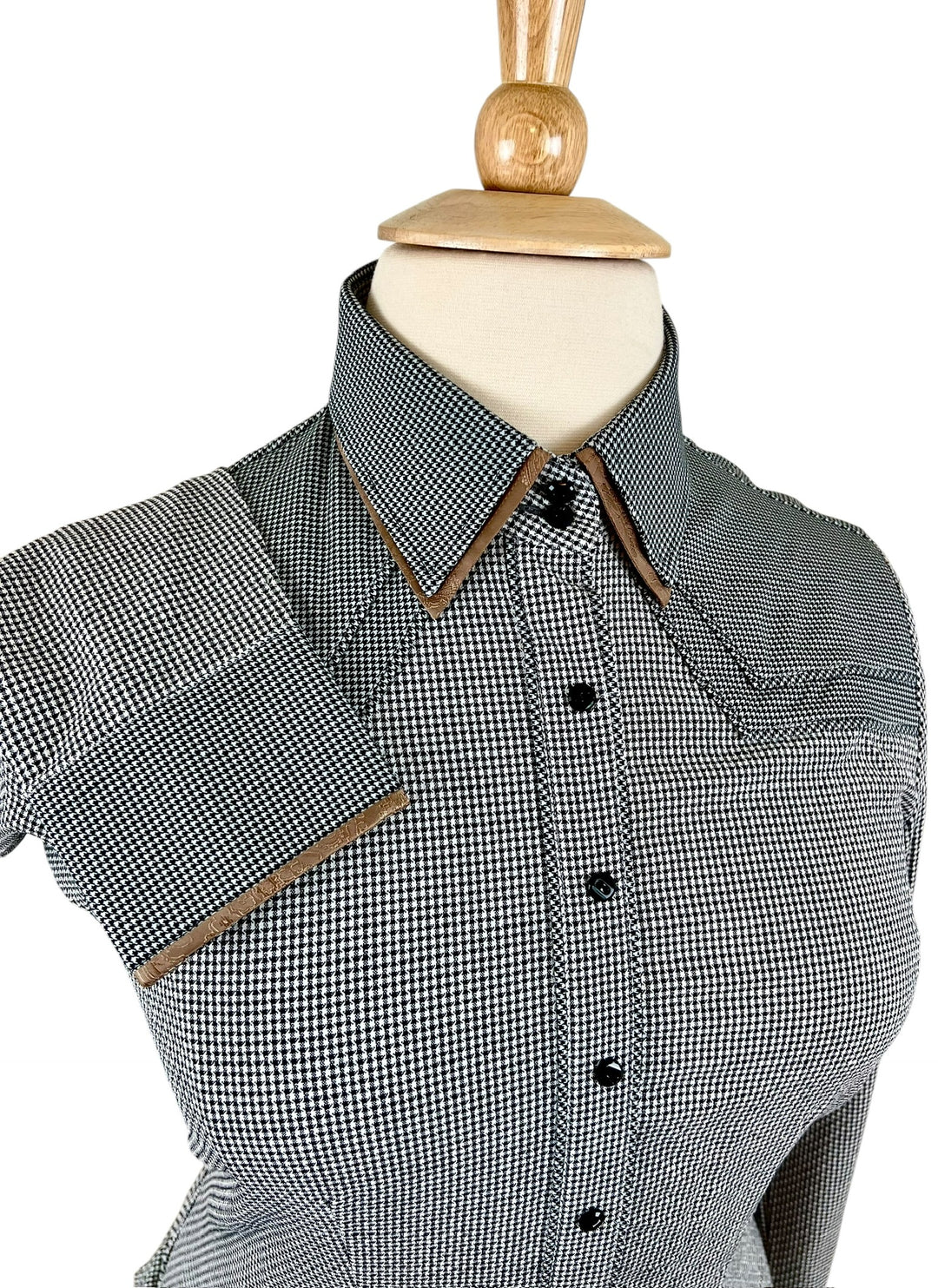 Gray Houndstooth Western Shirt (Size 42)