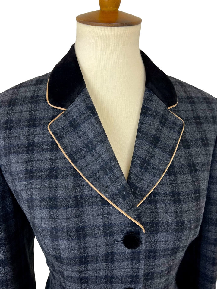 The Nadia Hunt Coat (Size 16/18) - Ref. 244