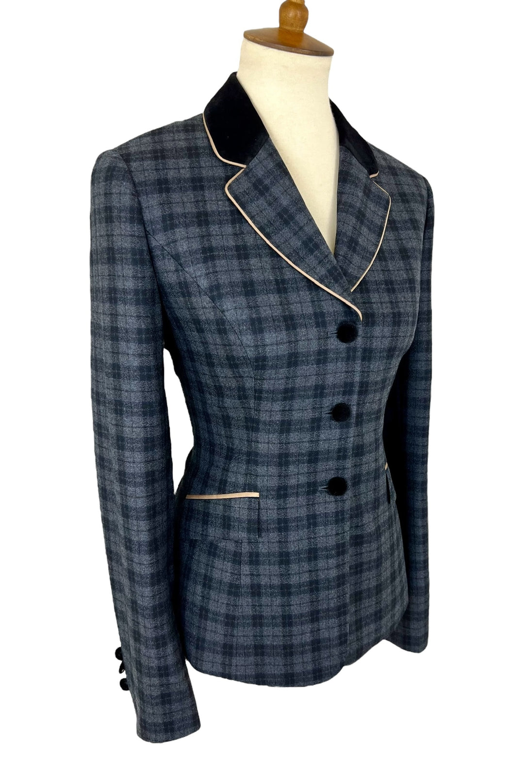The Nadia Hunt Coat (Size 16/18) - Ref. 244