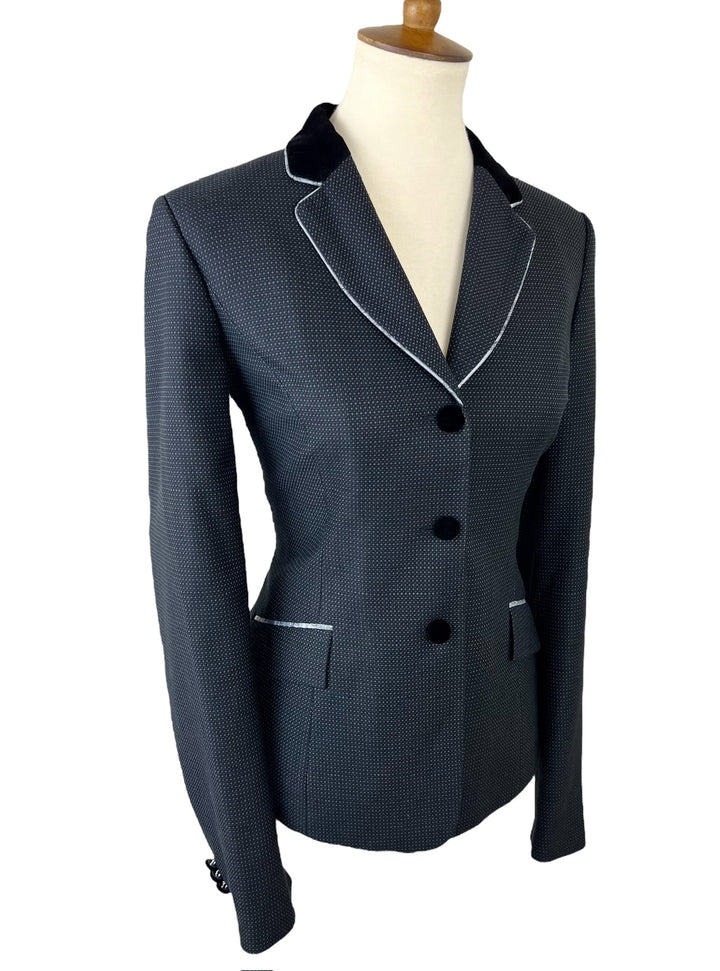 The Willow Show Coat (Size 8)