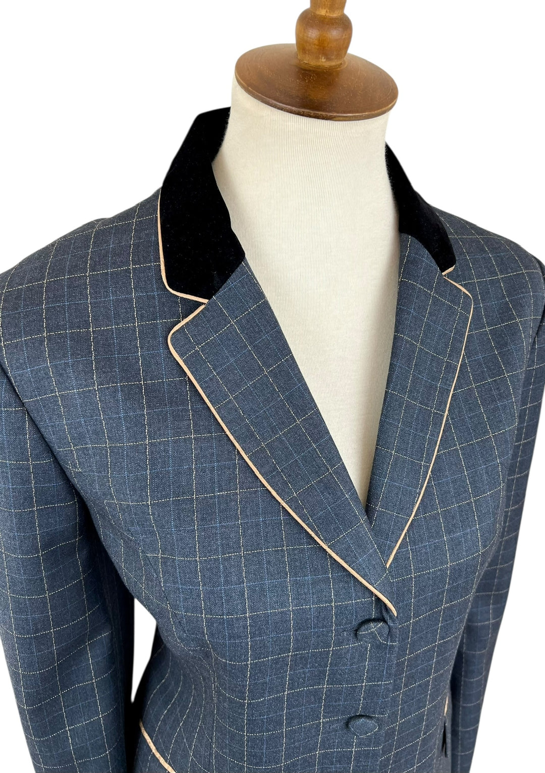 The Kara All-Day Suit (Size 12) - Ref. 219