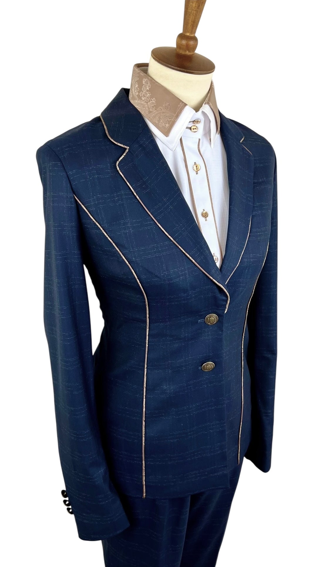 The Viola Showmanship Suit
