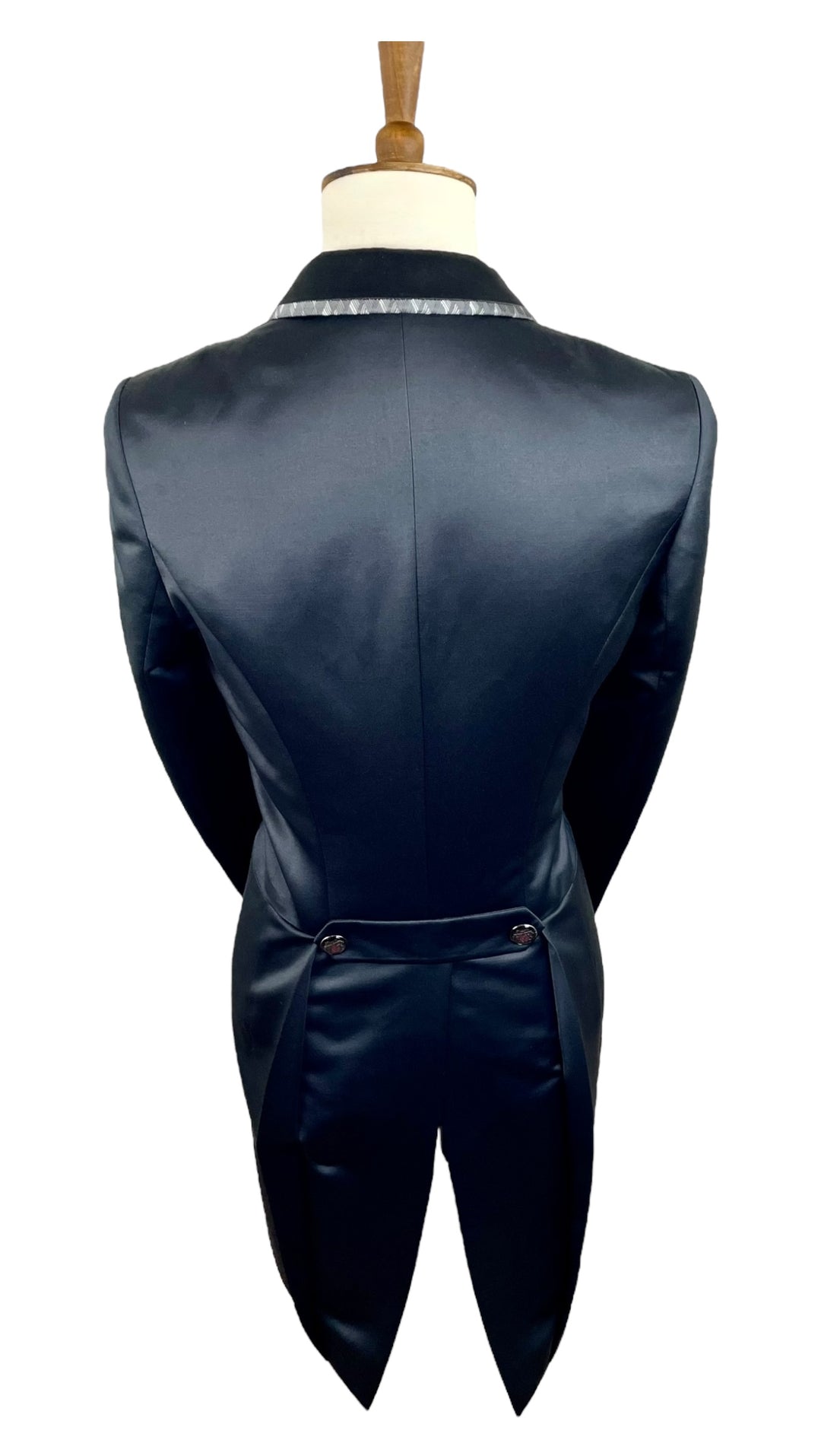 Black Silk Shadbelly (Size 4)