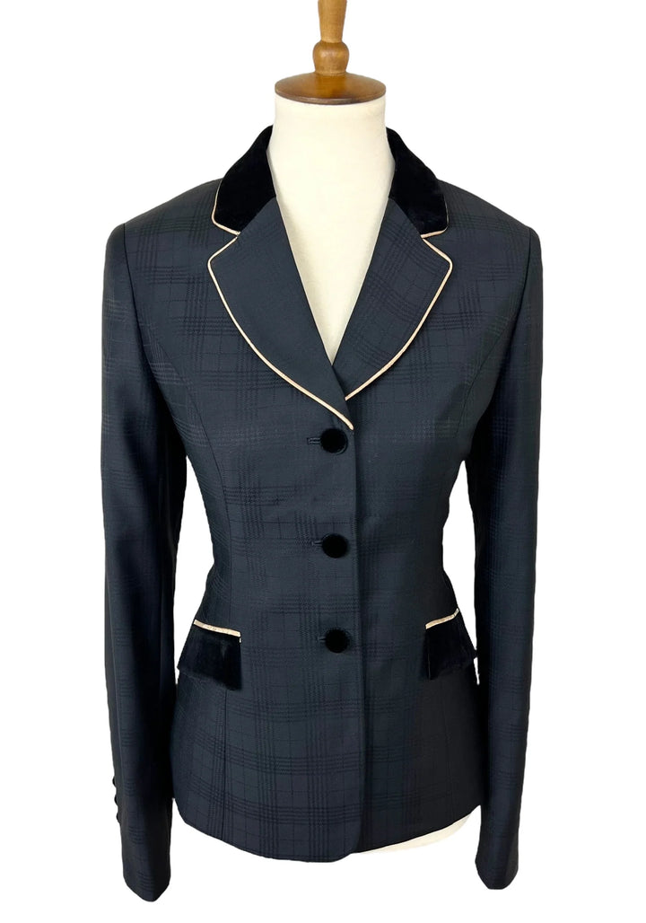 The Mikayla Hunt Coat (Size 6) - Ref. 236