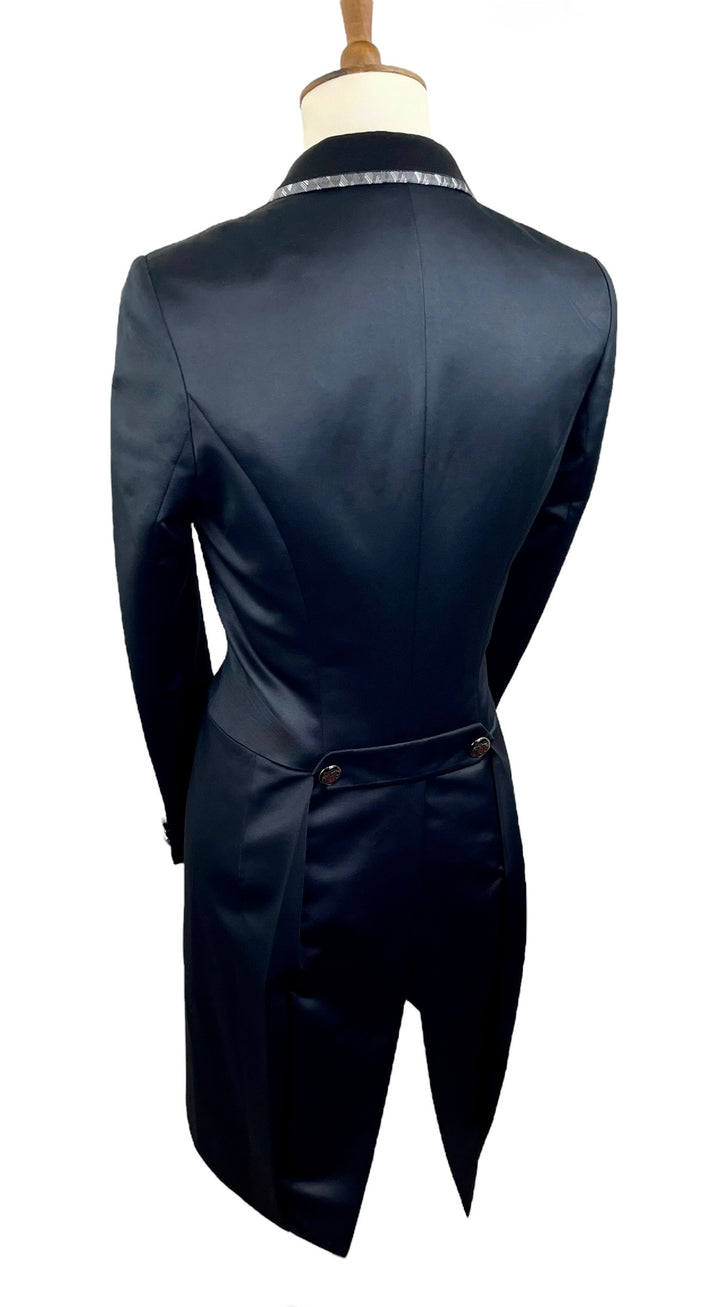 Black Silk Shadbelly (Size 4)