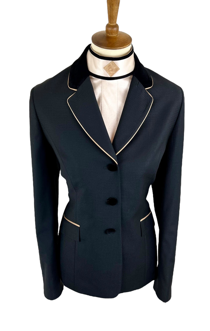 The Addison Show Coat (Size 10) - Ref. 242