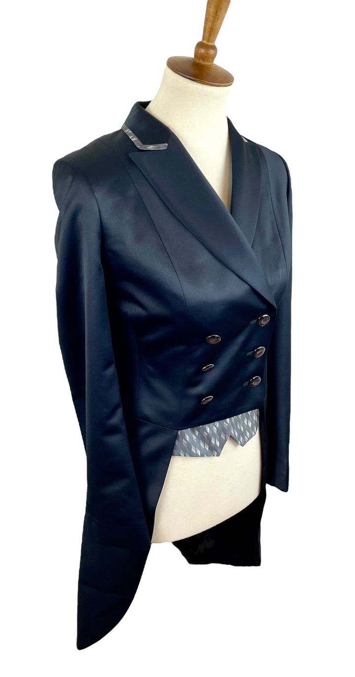 Black Silk Shadbelly (Size 4)